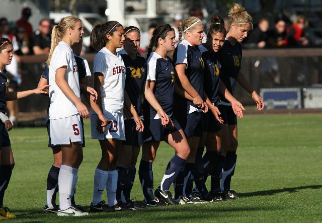 Stanford-Cal Womens soccer-053.JPG - 2009 NCAA Women's Soccer, Cal at Stanford.